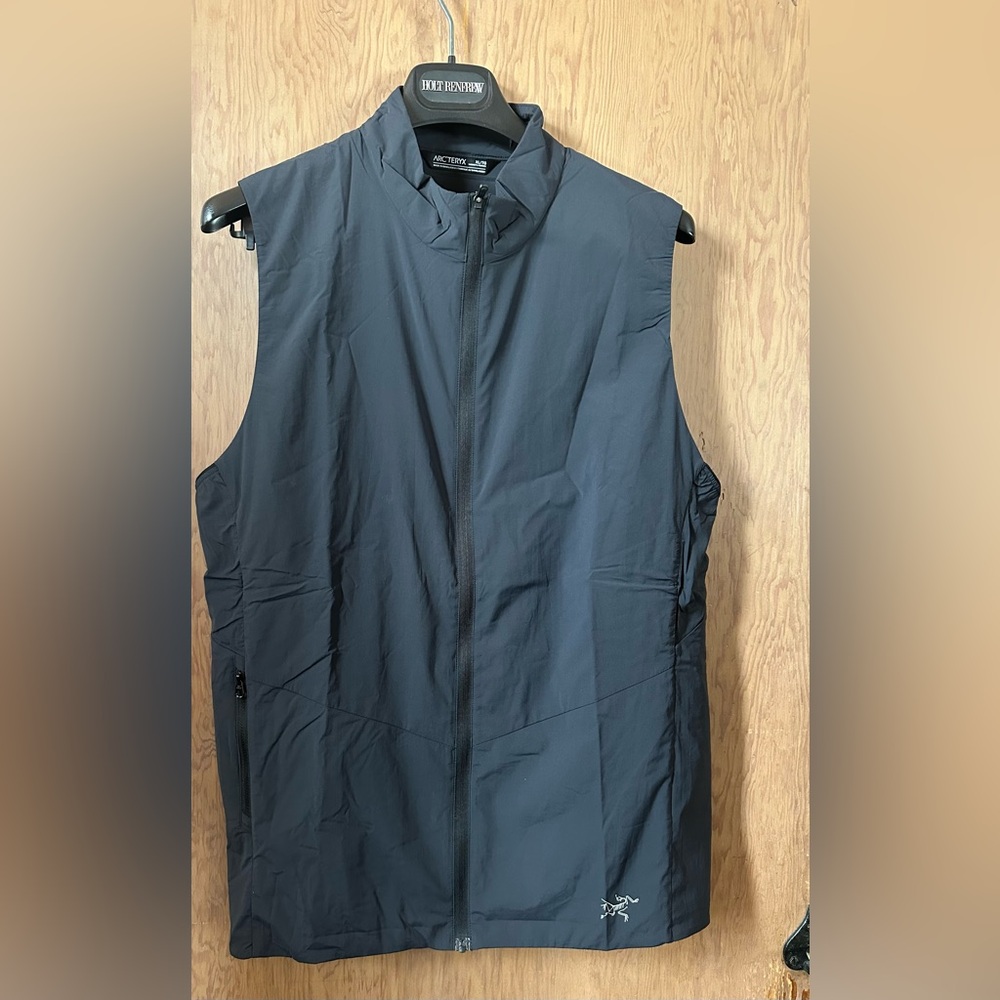 ARC’TERYX Norvan insulated vest. Women’s XL